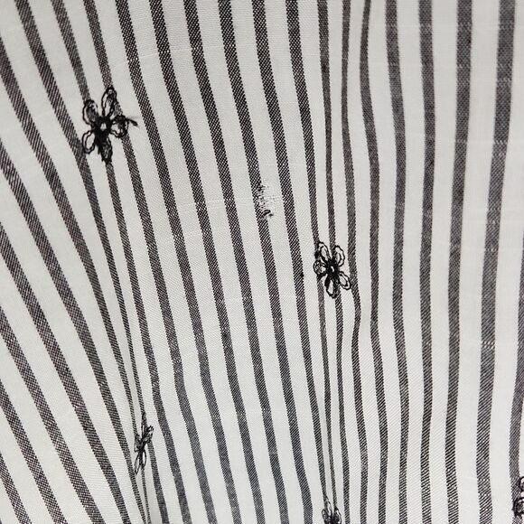 🔹️🔺️Anthropologie Everly Blue Embroidered Floral Cold Shoulder Top Large - Picture 14 of 16